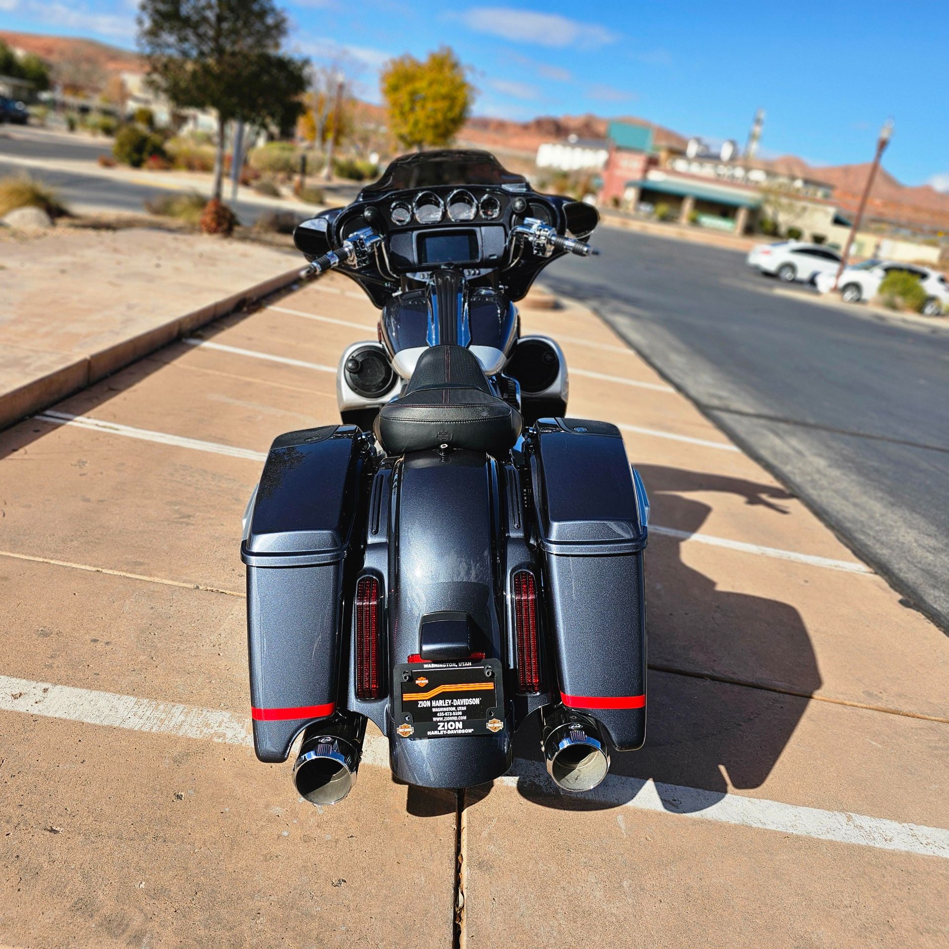 2019 Harley-Davidson CVO™ Street Glide® in Washington, Utah - Photo 3
