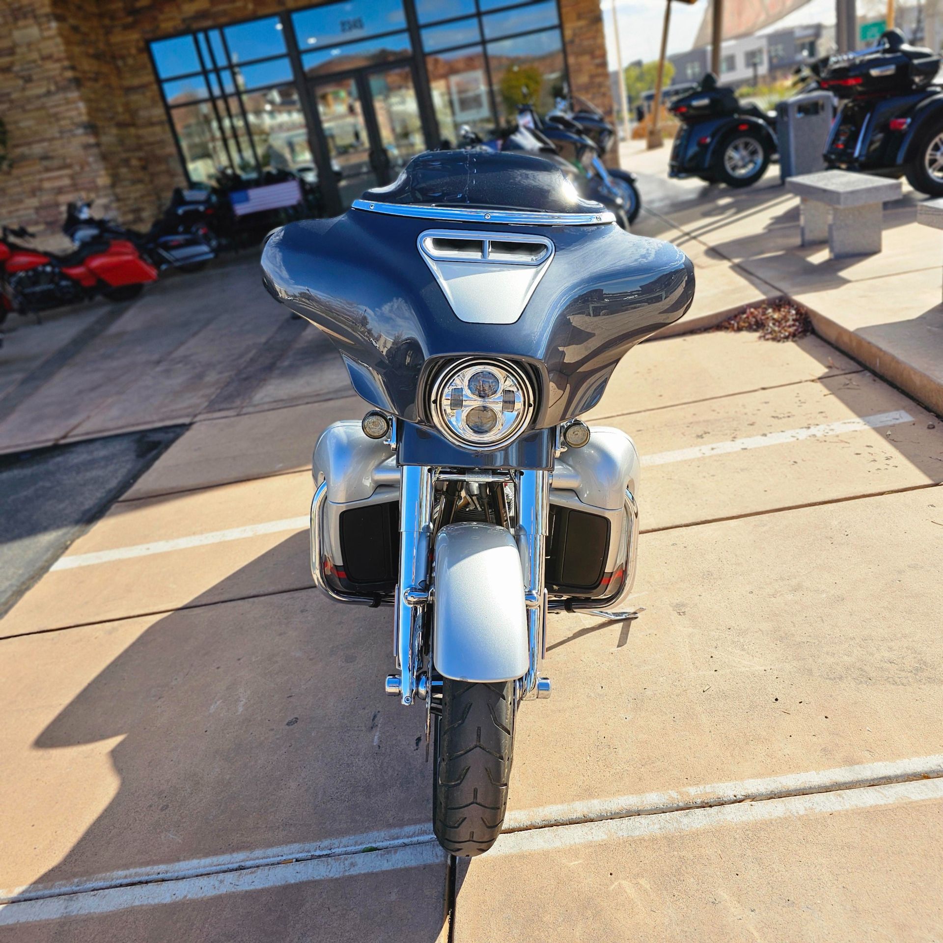 2019 Harley-Davidson CVO™ Street Glide® in Washington, Utah - Photo 6
