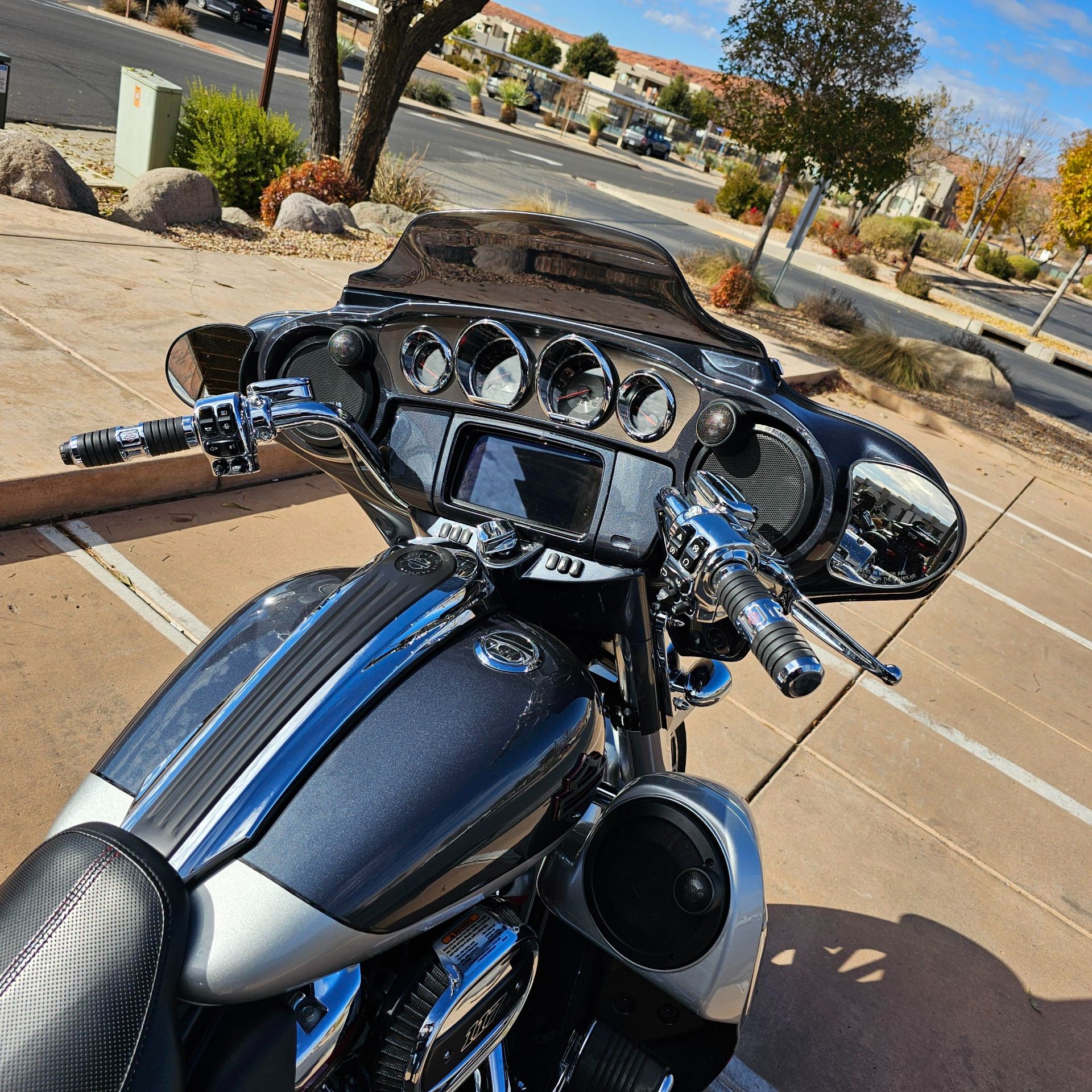 2019 Harley-Davidson CVO™ Street Glide® in Washington, Utah - Photo 10