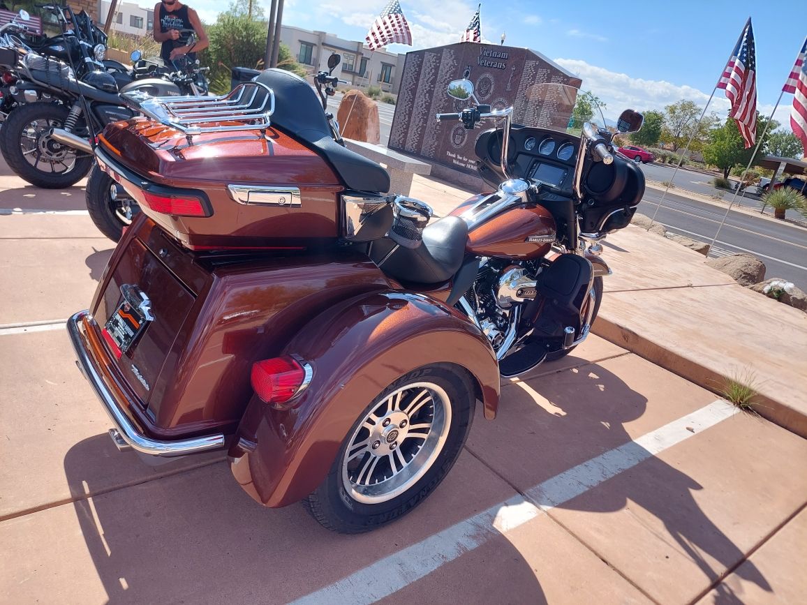 2016 Harley-Davidson Tri Glide® Ultra in Washington, Utah - Photo 4
