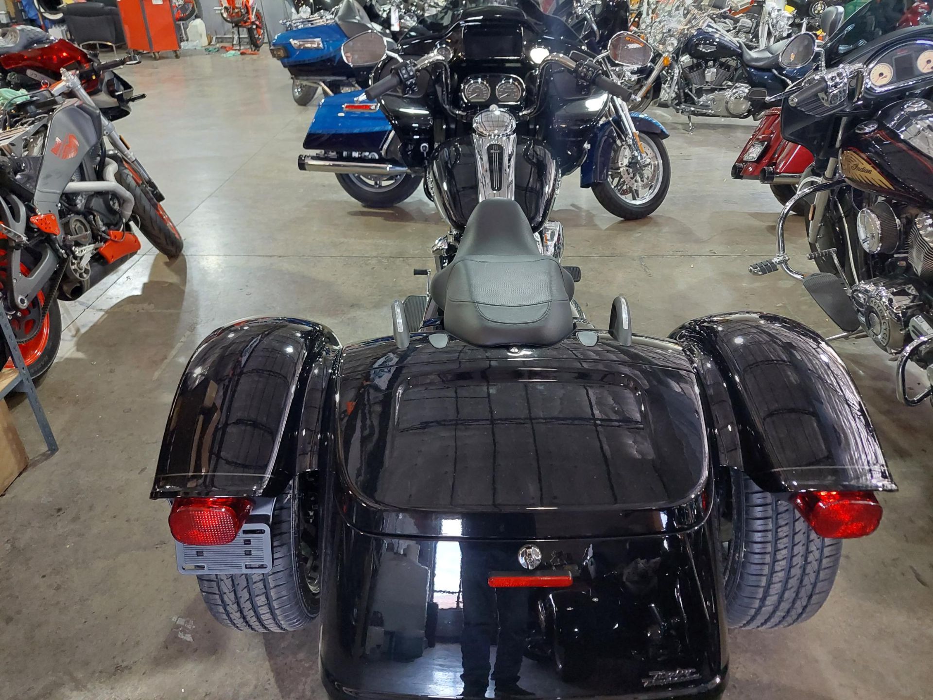 2023 Harley-Davidson Road Glide® 3 in Washington, Utah - Photo 3