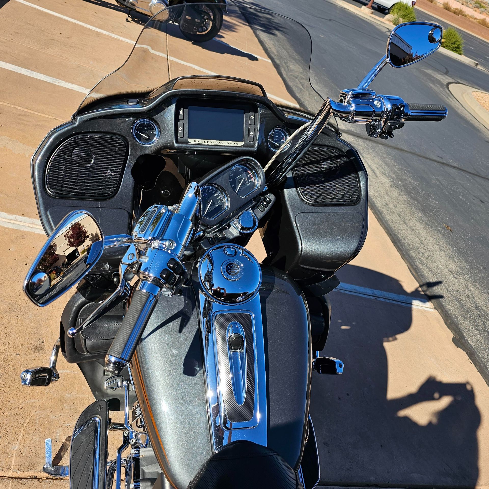 2016 Harley-Davidson CVO™ Road Glide™ Ultra in Washington, Utah - Photo 10