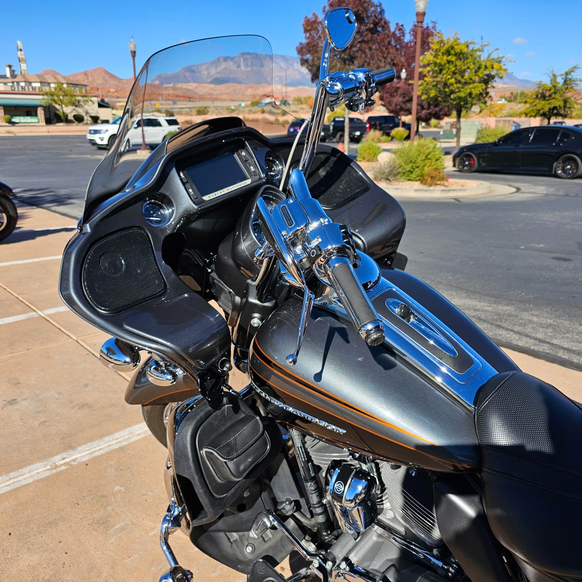 2016 Harley-Davidson CVO™ Road Glide™ Ultra in Washington, Utah - Photo 11