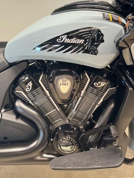 2024 Indian Motorcycle Challenger® Dark Horse® Icon with PowerBand Audio Package in Austin, Texas - Photo 4