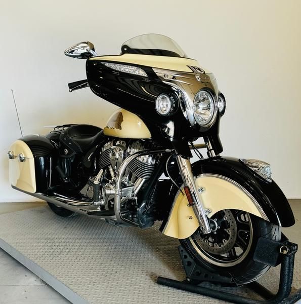 2019 Indian Motorcycle Chieftain® Classic ABS in Boerne, Texas - Photo 2