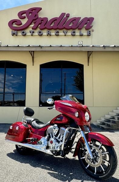 2017 Indian Motorcycle Chieftain Elite in Boerne, Texas - Photo 2