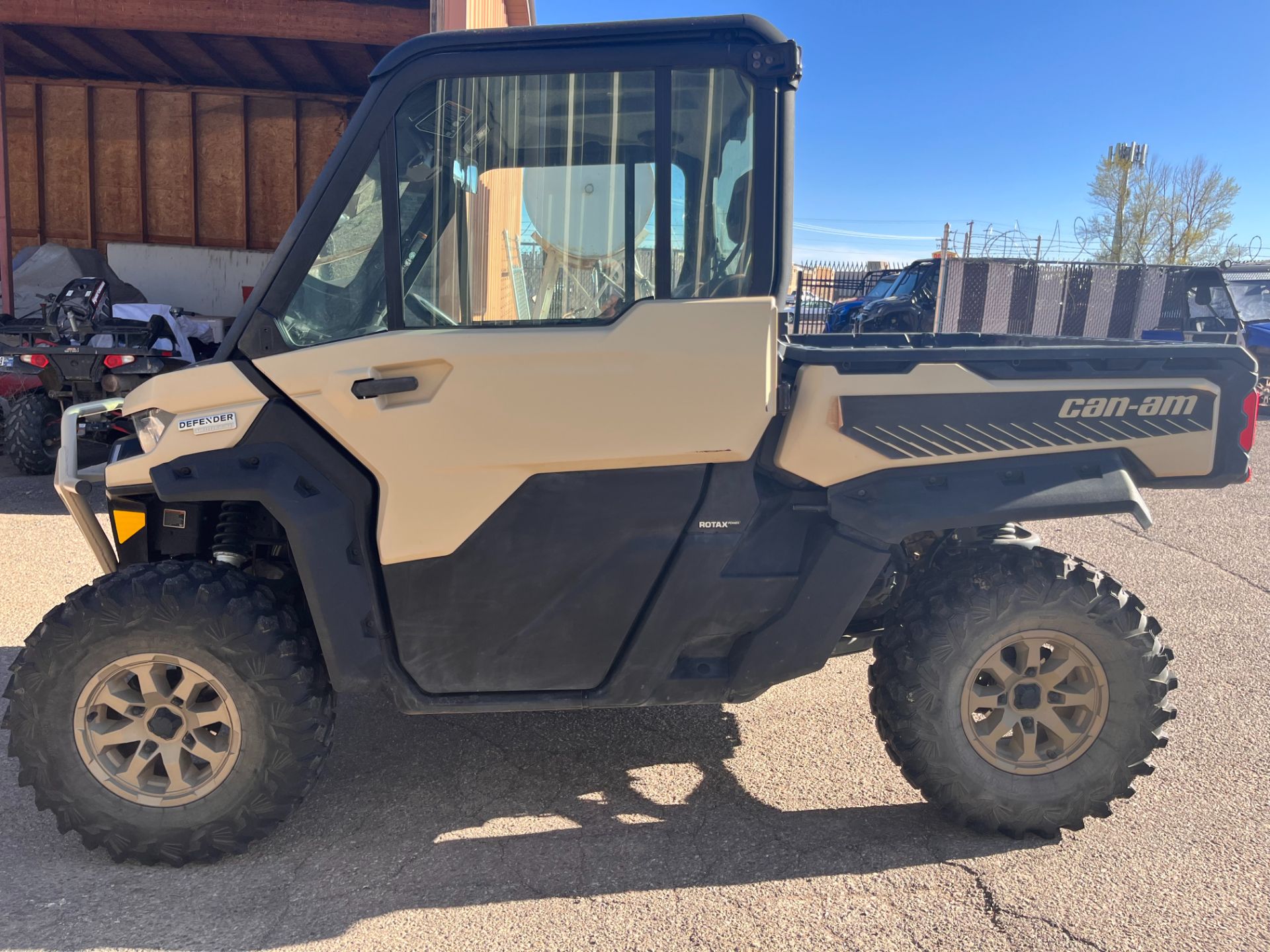 2023 Can-Am Defender Limited CAB HD10 in Vernal, Utah - Photo 1