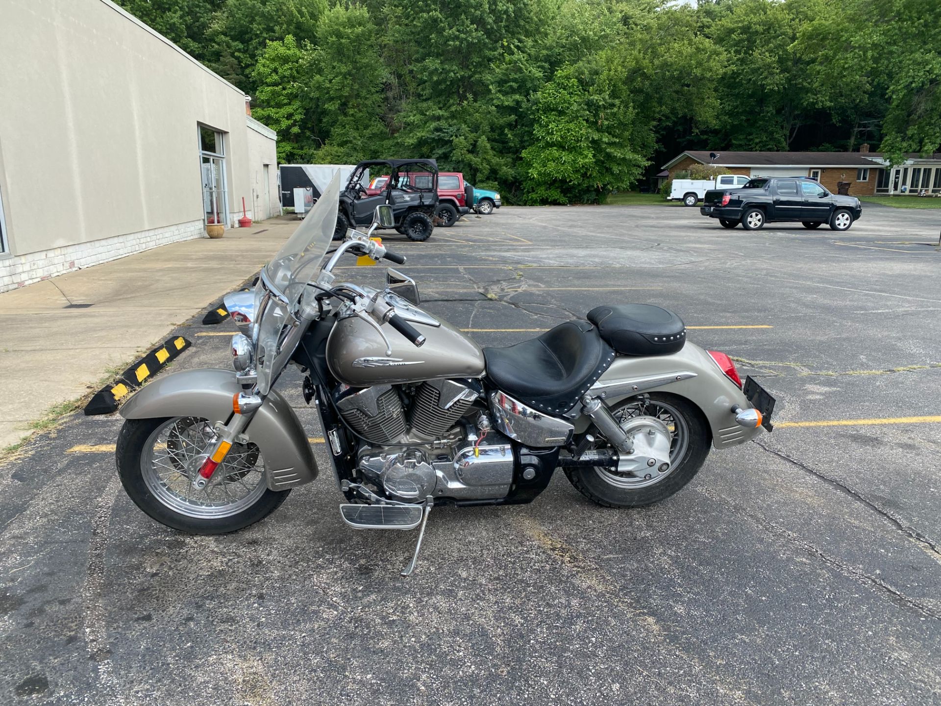 2004 Honda VTX Retro 1300 (VTX1300S) in Amherst, Ohio - Photo 2