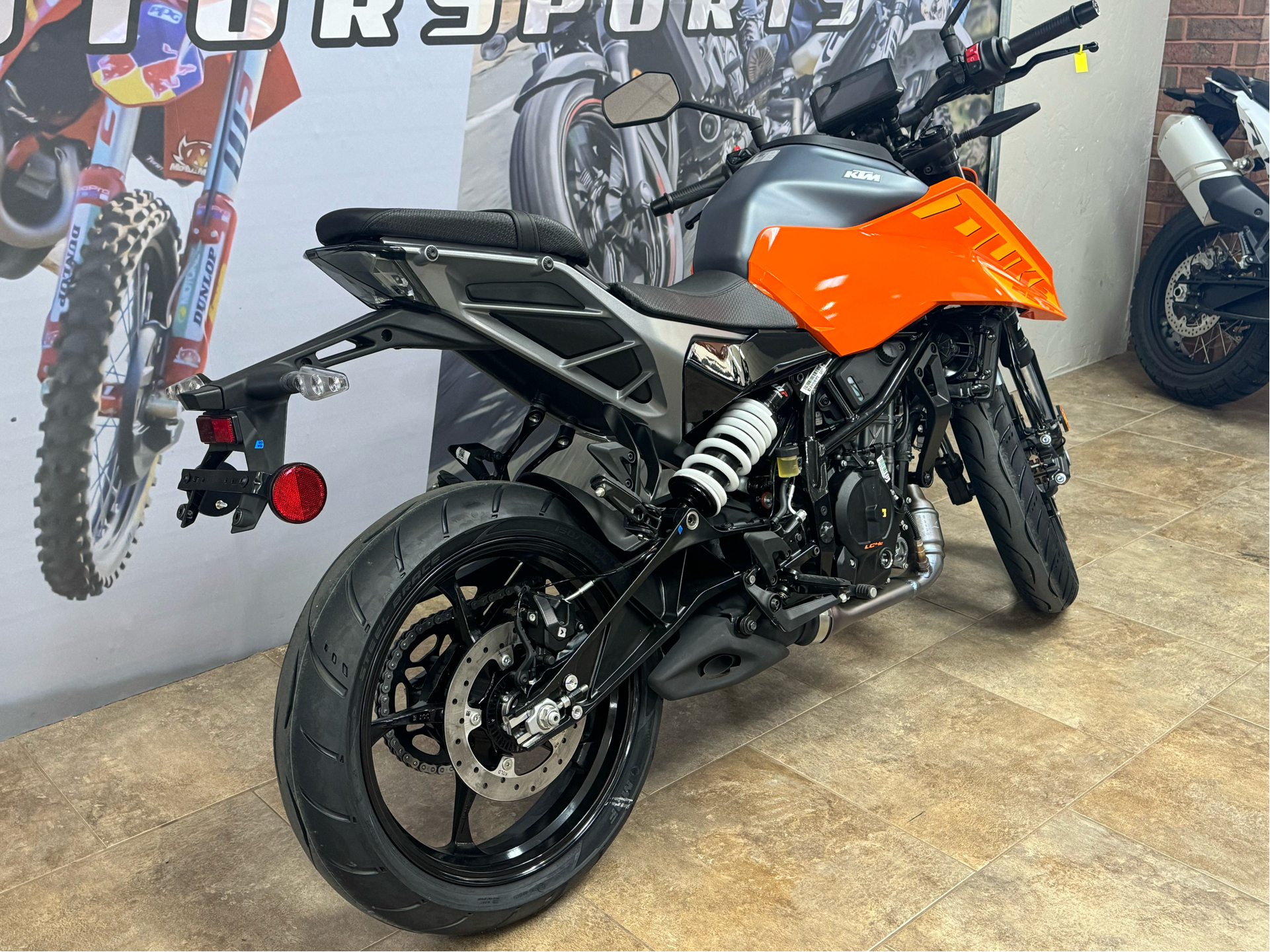 2024 KTM 250 Duke in Oklahoma City, Oklahoma - Photo 3