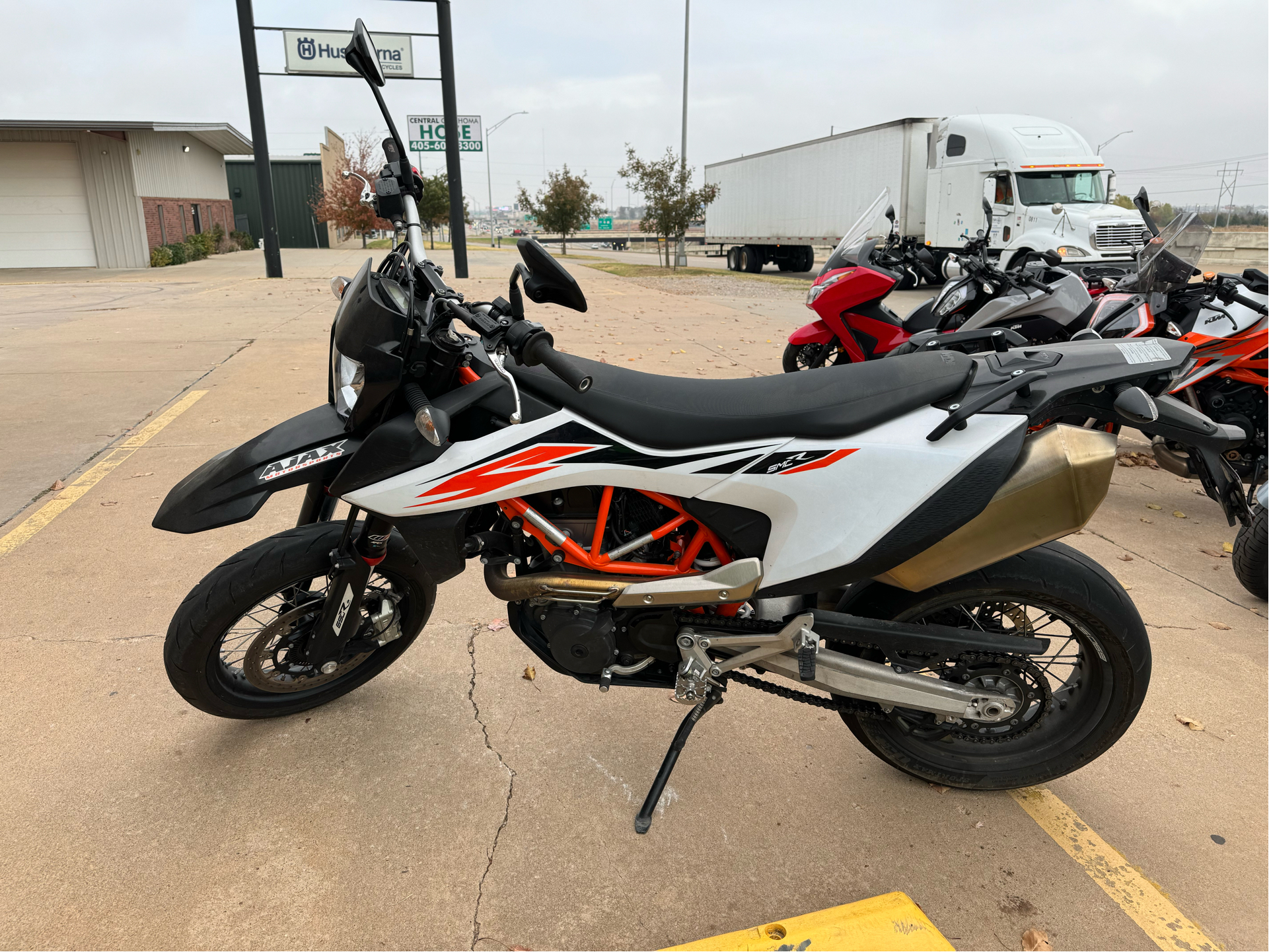 2019 KTM 690 SMC R in Oklahoma City, Oklahoma - Photo 5
