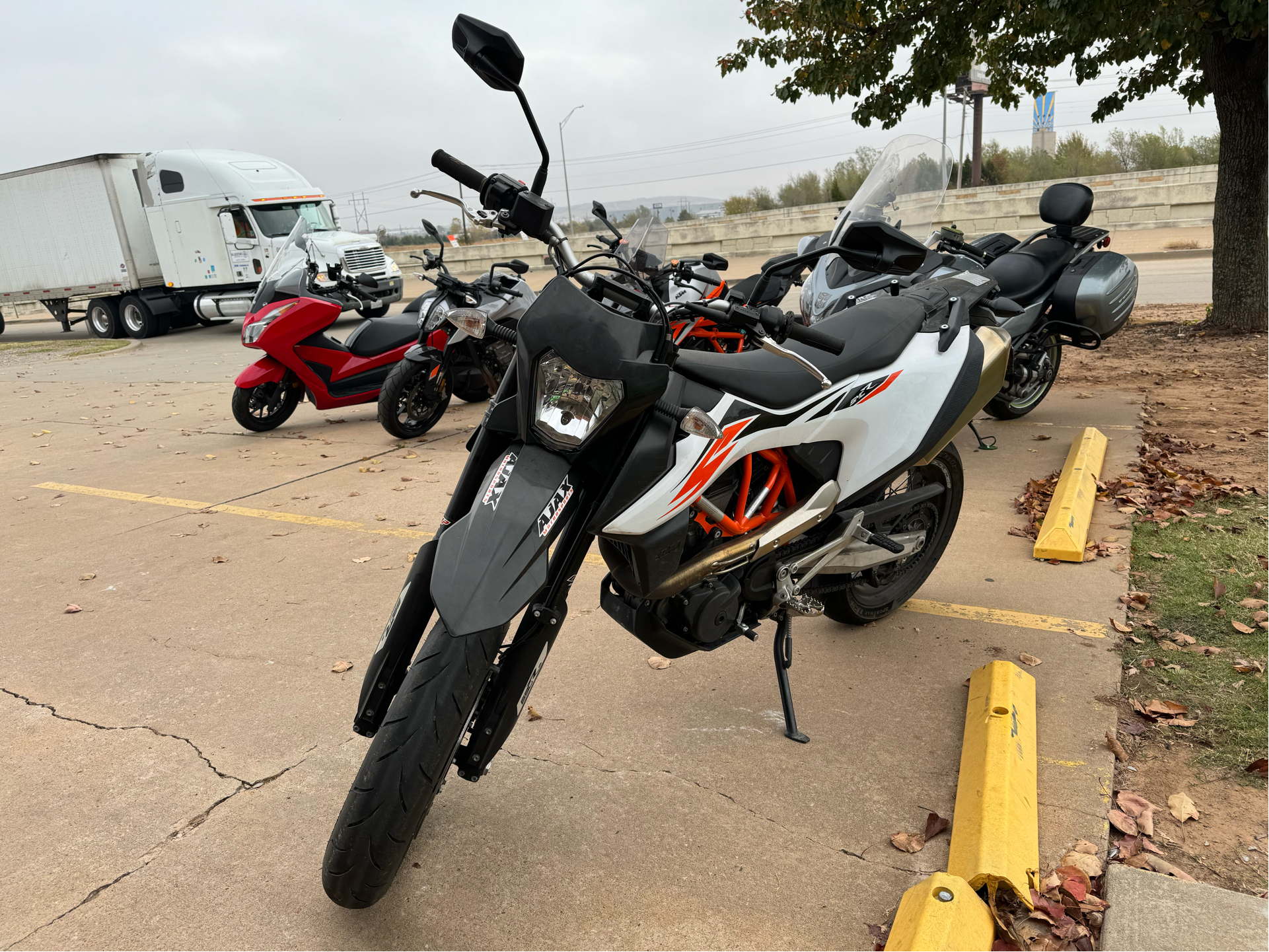 2019 KTM 690 SMC R in Oklahoma City, Oklahoma - Photo 6