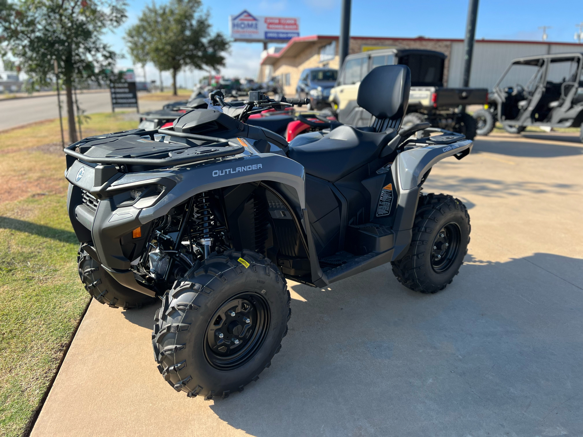 2025 Can-Am Outlander MAX DPS 700 in Oklahoma City, Oklahoma - Photo 3