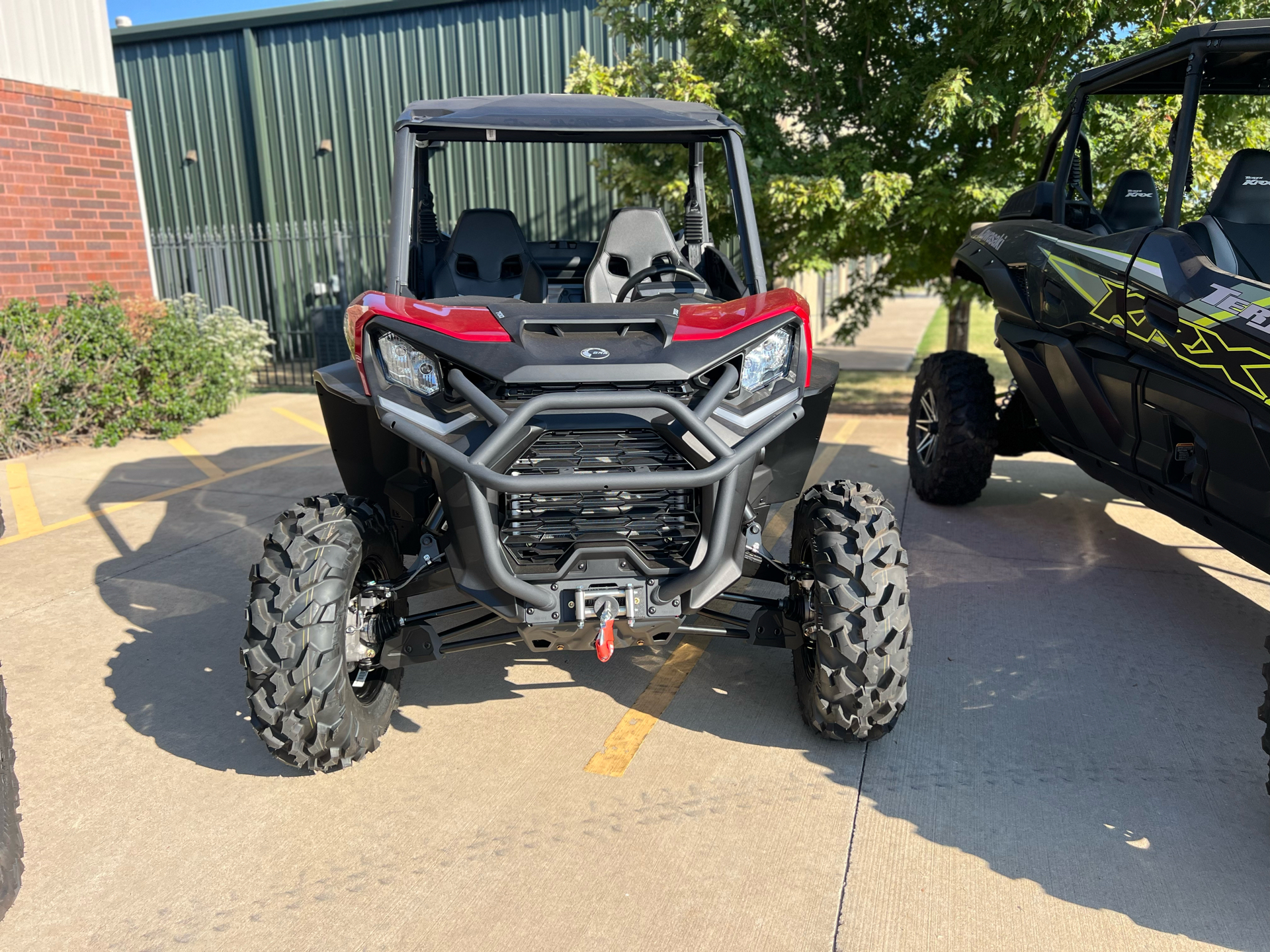 2025 Can-Am Commander XT 700 in Oklahoma City, Oklahoma - Photo 4