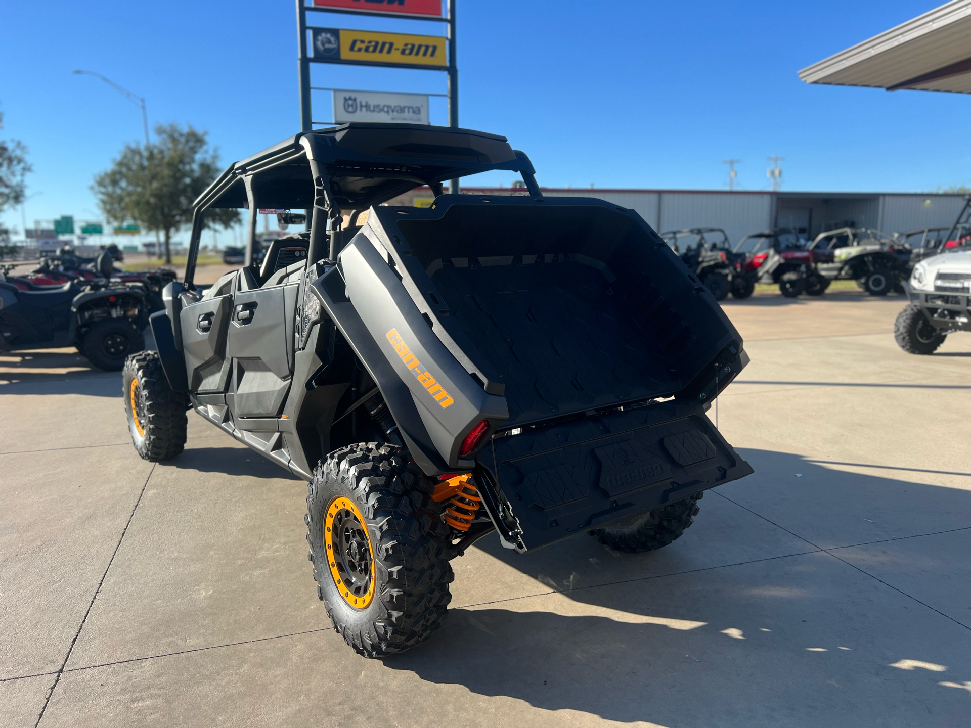 2025 Can-Am Commander MAX XT-P in Oklahoma City, Oklahoma - Photo 8