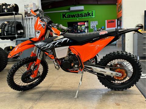 2025 KTM 300 XC-W Hardenduro in Oklahoma City, Oklahoma - Photo 2