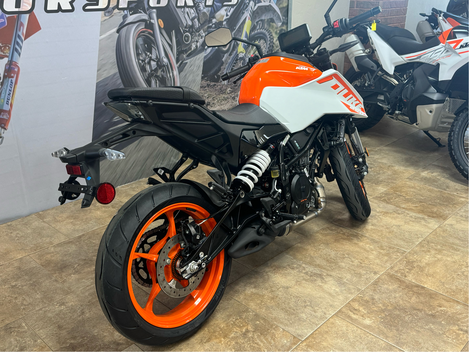 2024 KTM 250 Duke in Oklahoma City, Oklahoma - Photo 6