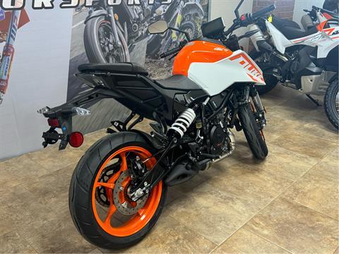 2024 KTM 250 Duke in Oklahoma City, Oklahoma - Photo 3