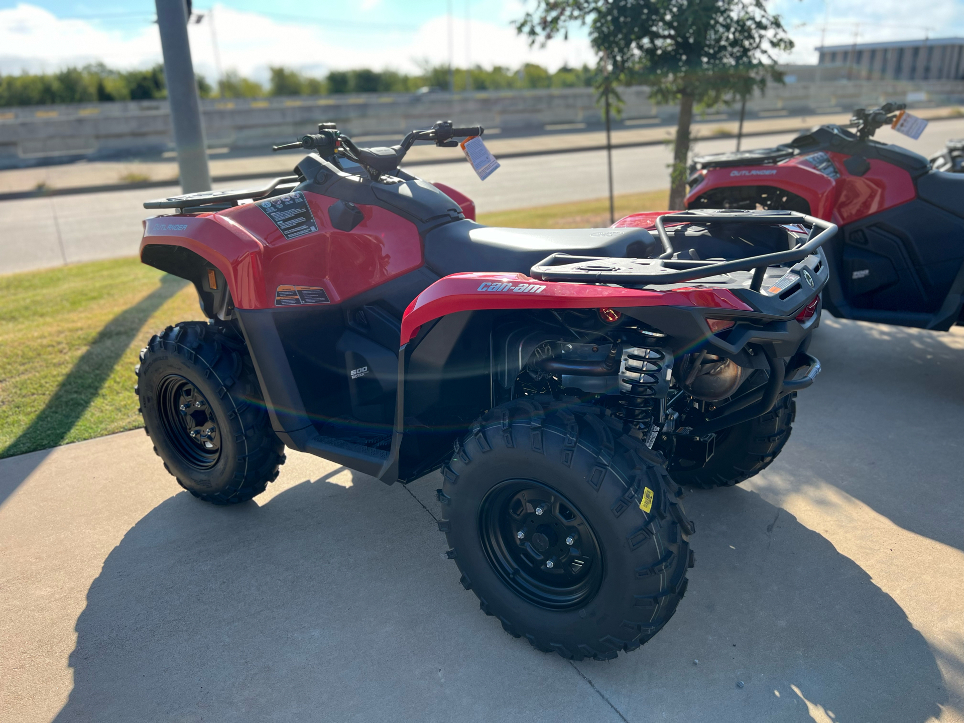 2025 Can-Am Outlander 500 in Oklahoma City, Oklahoma - Photo 2