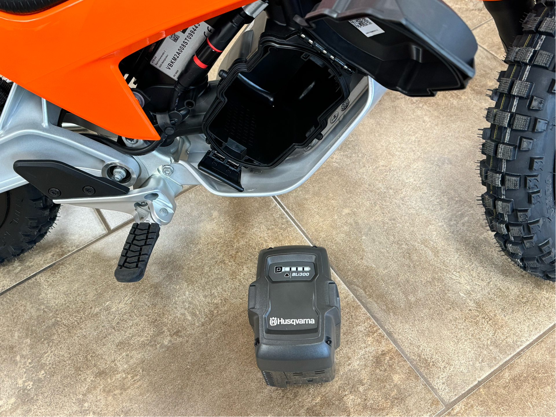 2025 KTM SX-E 2 in Oklahoma City, Oklahoma - Photo 3