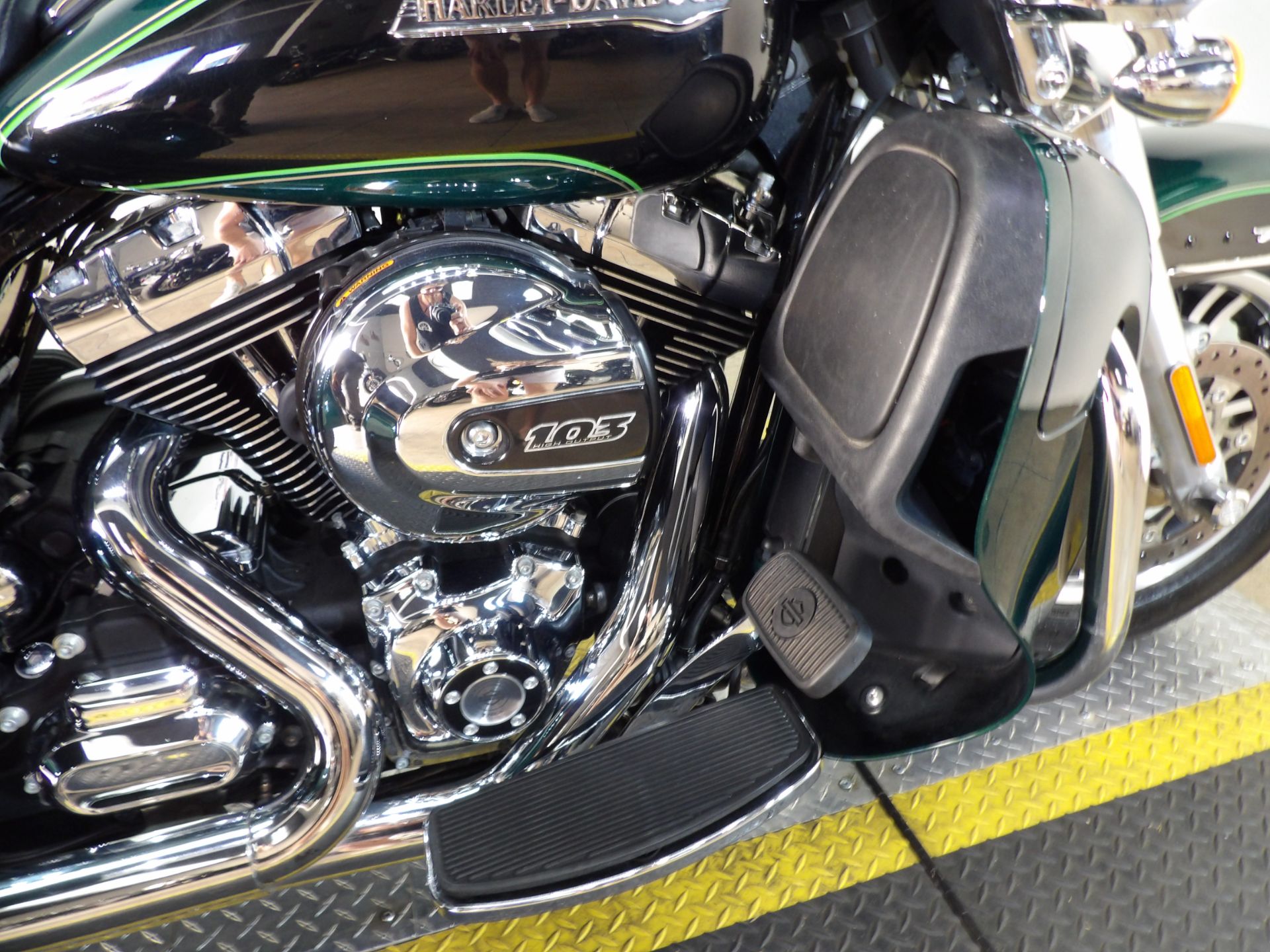 2016 Harley-Davidson Tri Glide® Ultra in Temecula, California - Photo 17