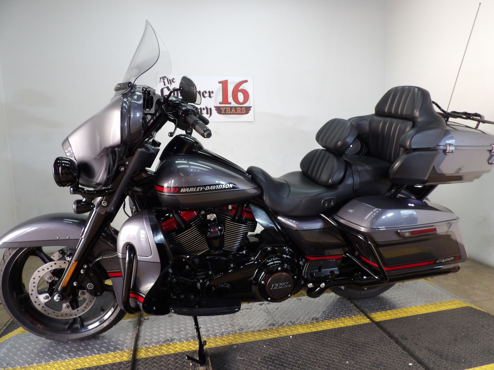 2020 Harley-Davidson CVO™ Limited in Temecula, California - Photo 6