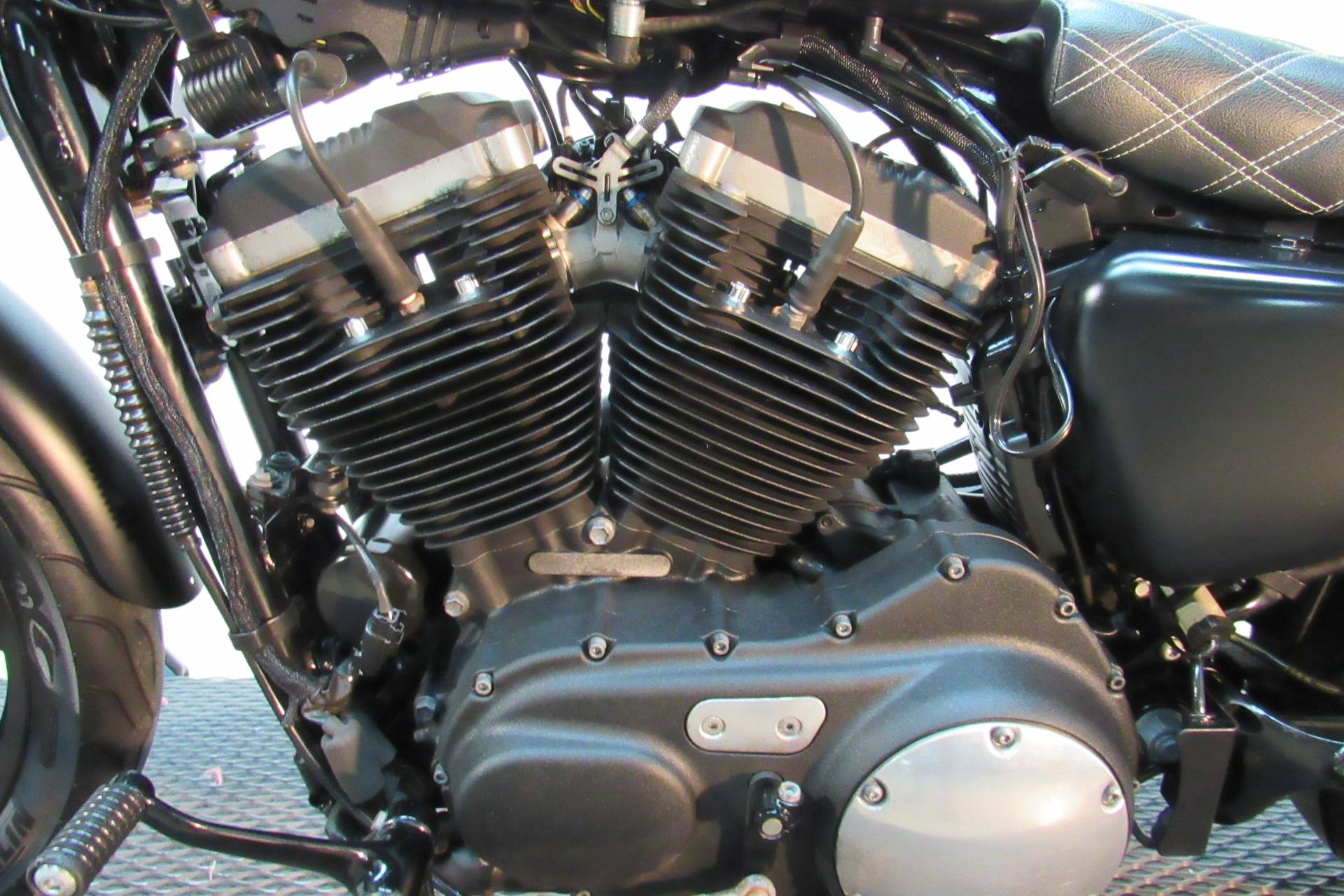 2015 Harley-Davidson Iron 883™ in Temecula, California - Photo 20