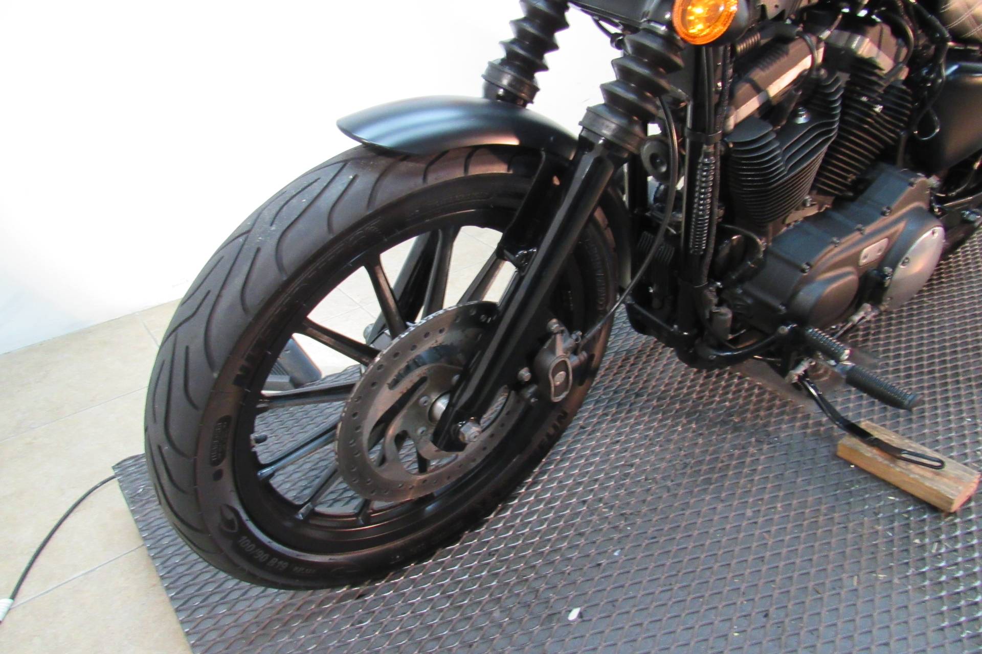 2015 Harley-Davidson Iron 883™ in Temecula, California - Photo 23