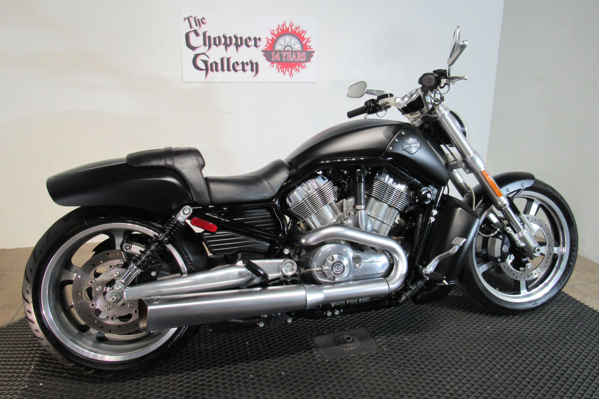2010 Harley-Davidson V-Rod Muscle® in Temecula, California - Photo 2