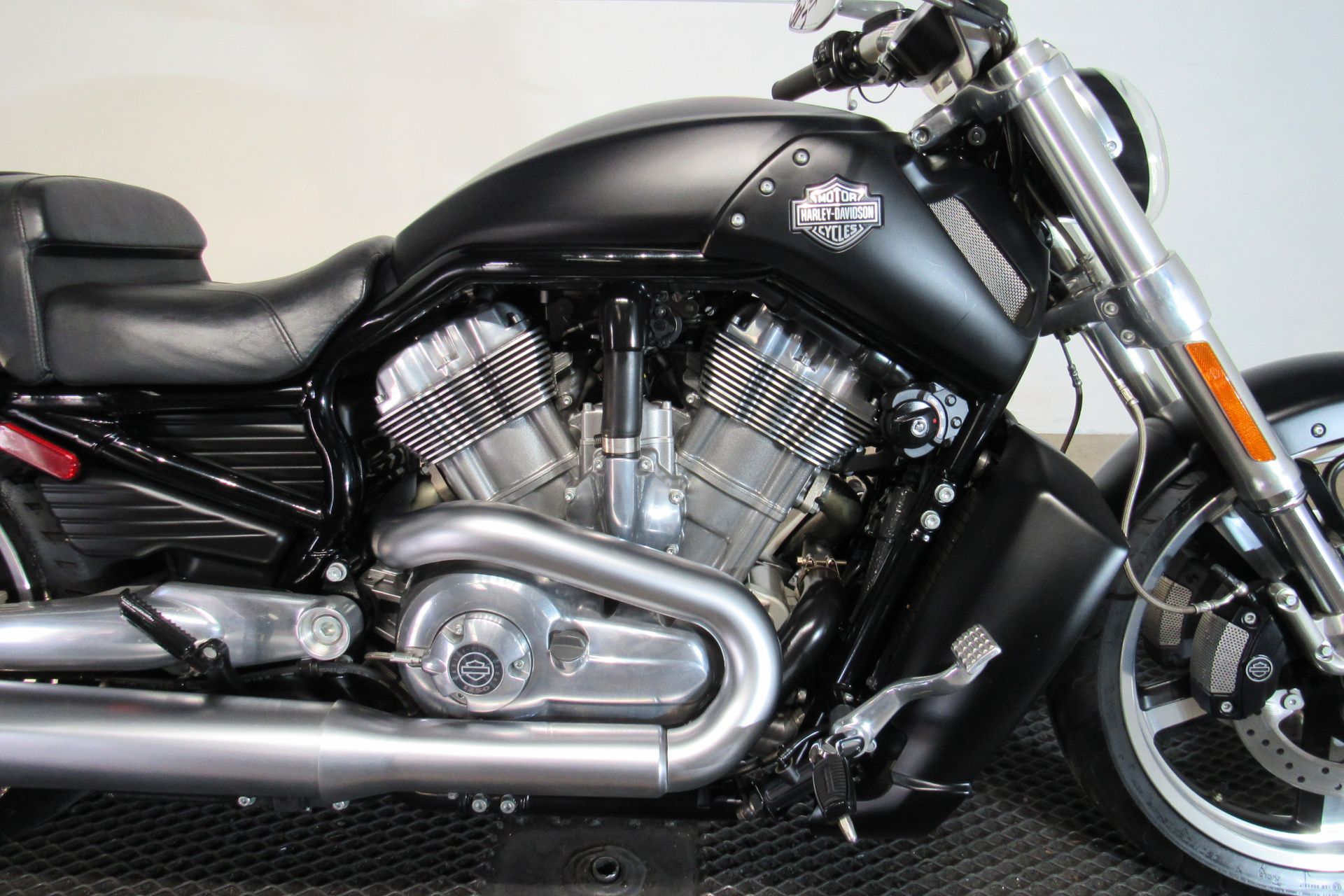 2010 Harley-Davidson V-Rod Muscle® in Temecula, California - Photo 5