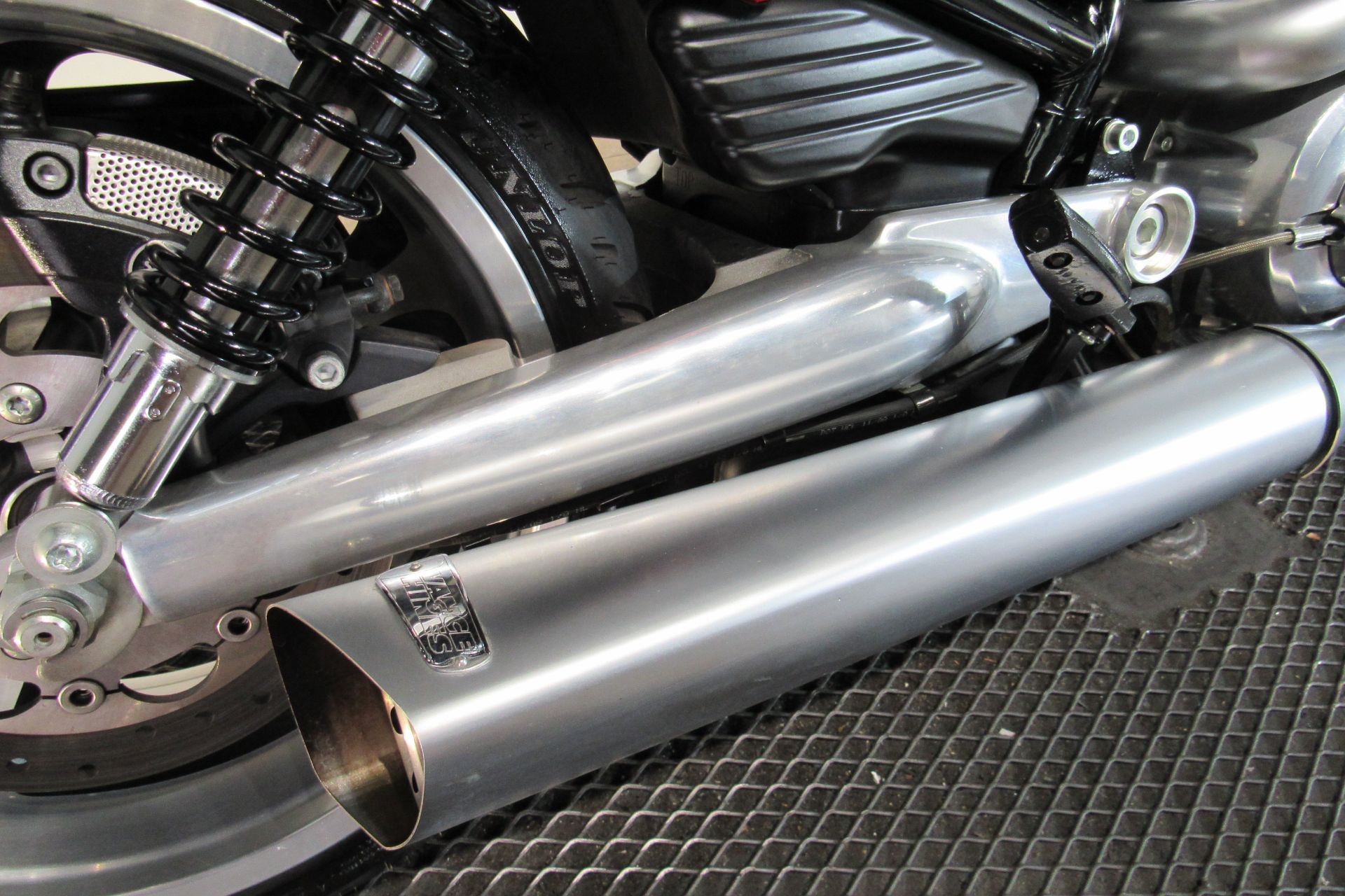 2010 Harley-Davidson V-Rod Muscle® in Temecula, California - Photo 7