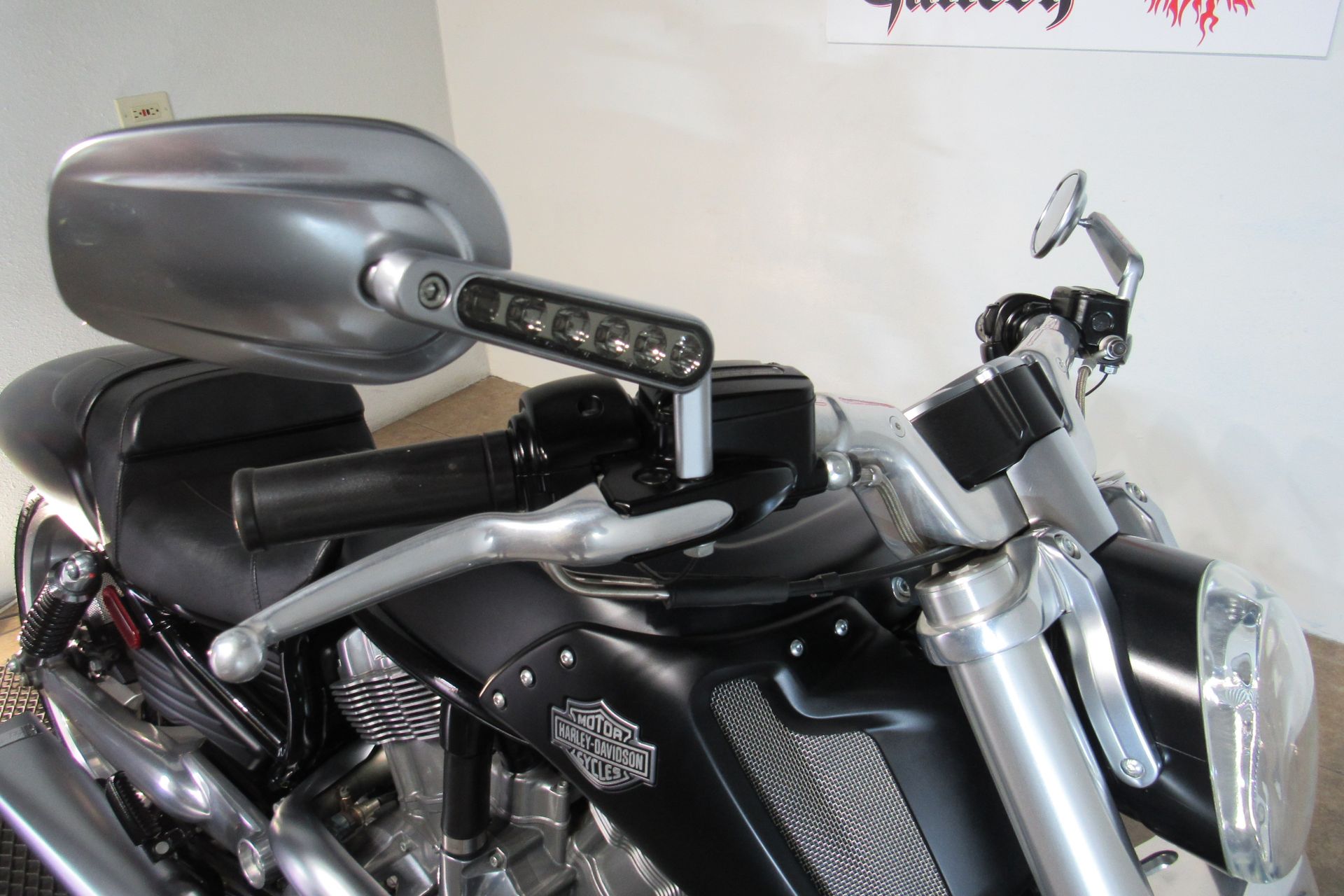 2010 Harley-Davidson V-Rod Muscle® in Temecula, California - Photo 16