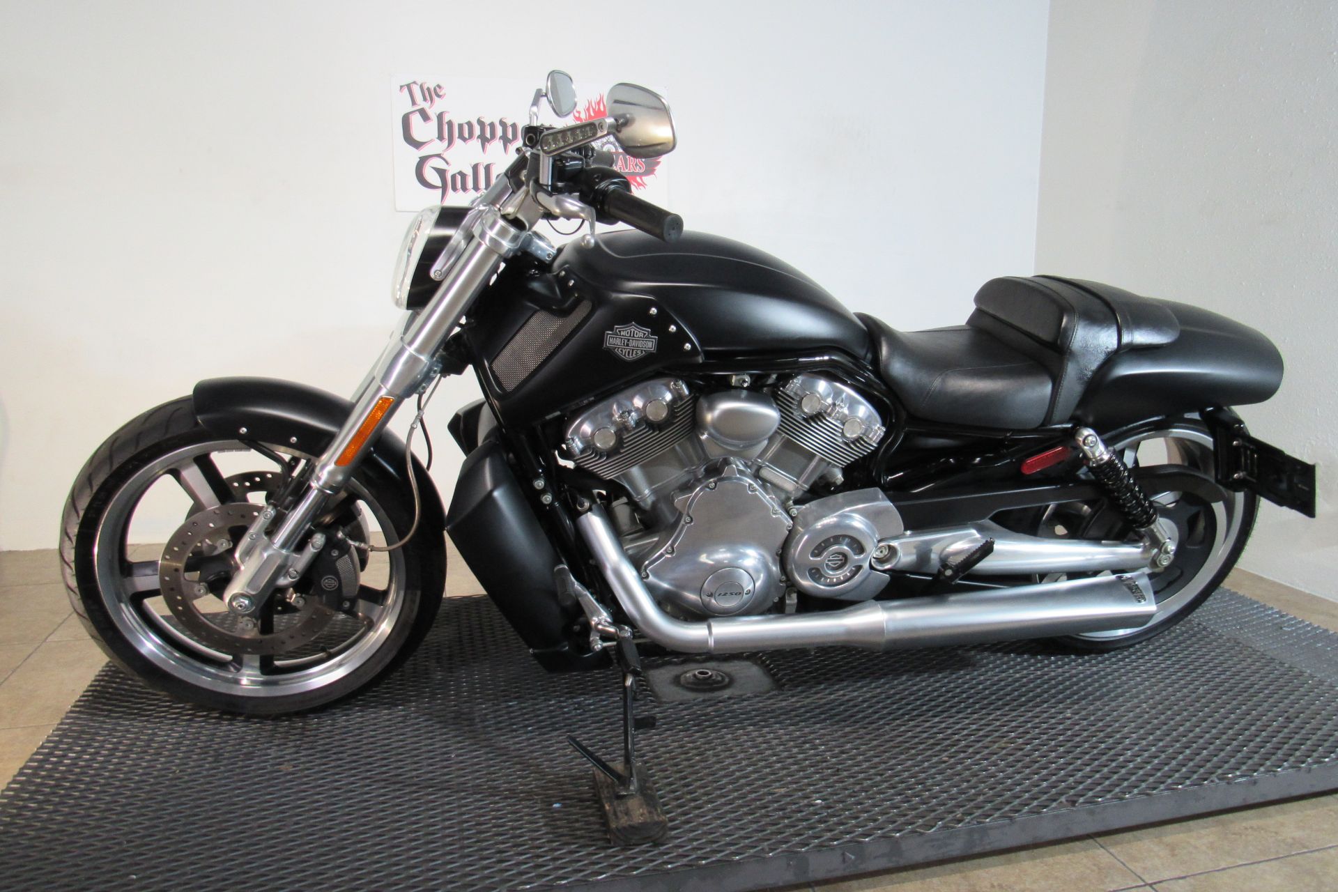 2010 Harley-Davidson V-Rod Muscle® in Temecula, California - Photo 23