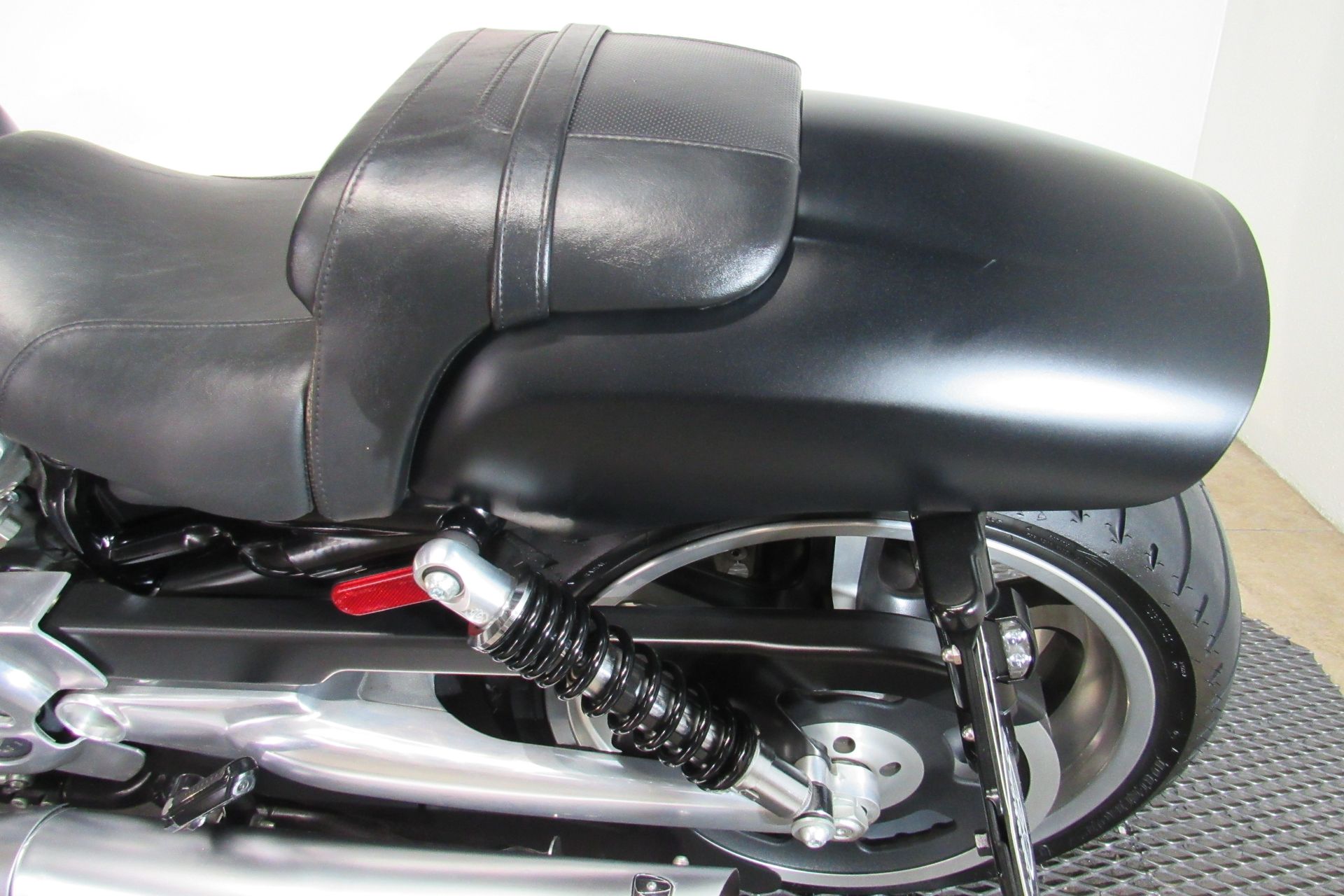 2010 Harley-Davidson V-Rod Muscle® in Temecula, California - Photo 29