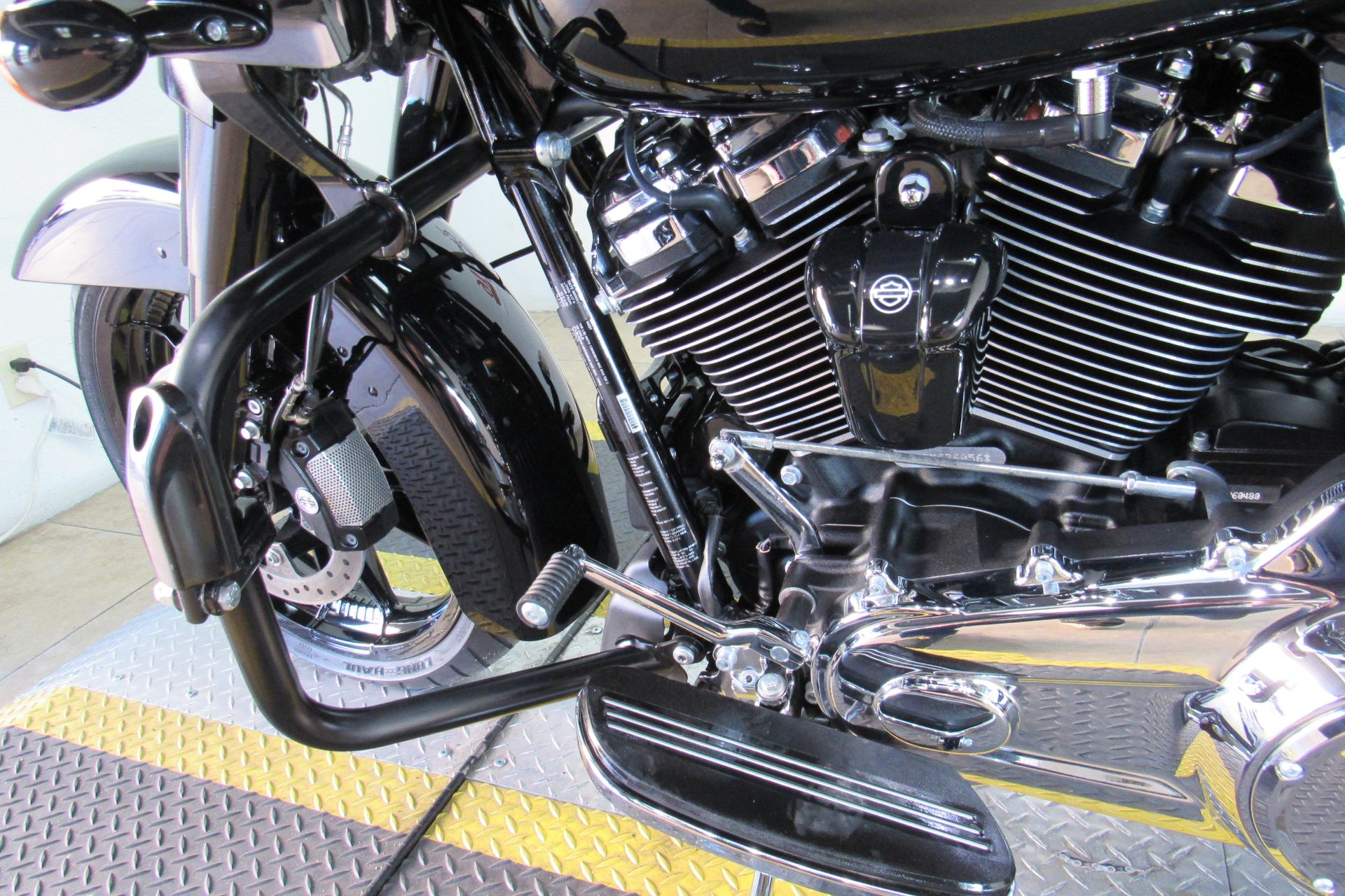 2021 Harley-Davidson Road Glide® in Temecula, California - Photo 18