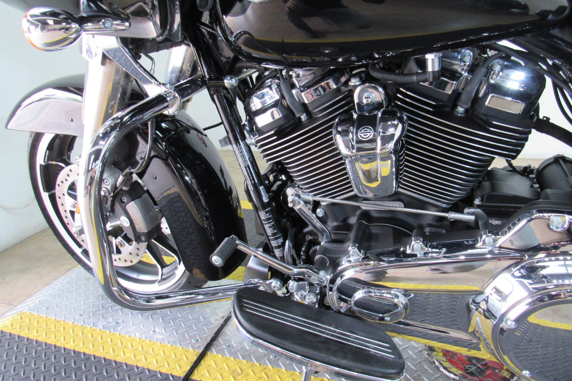 2021 Harley-Davidson Road Glide® in Temecula, California - Photo 16