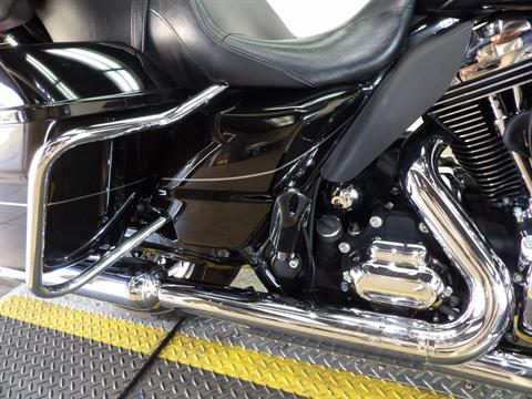 2015 Harley-Davidson Ultra Limited Low in Temecula, California - Photo 13