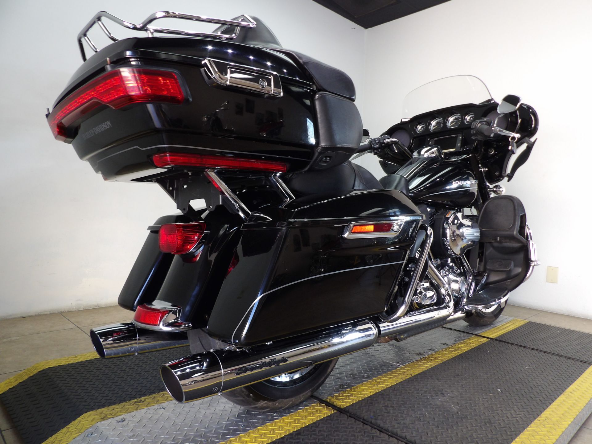2015 Harley-Davidson Ultra Limited Low in Temecula, California - Photo 34