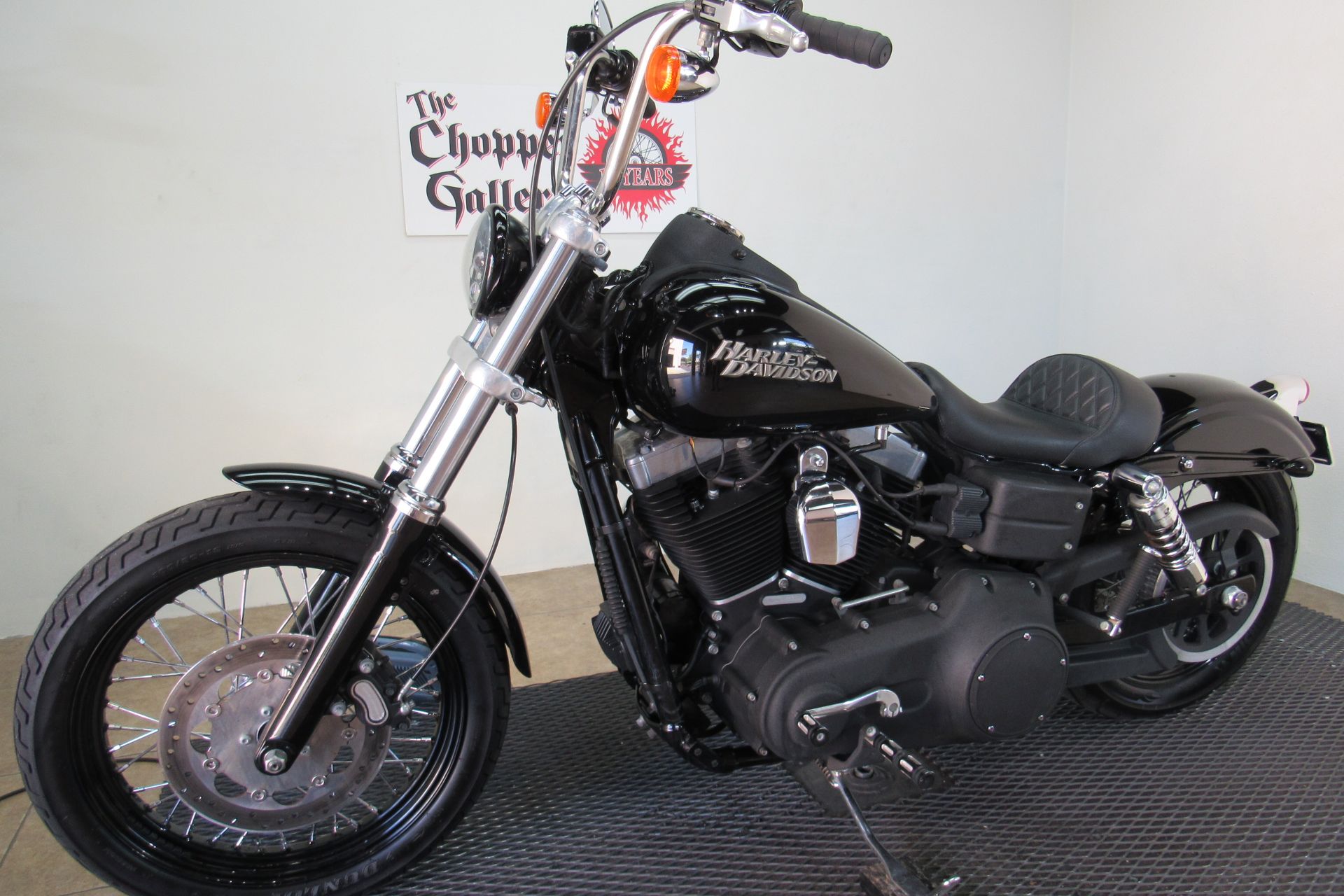 2011 Harley-Davidson Dyna® Street Bob® in Temecula, California - Photo 4