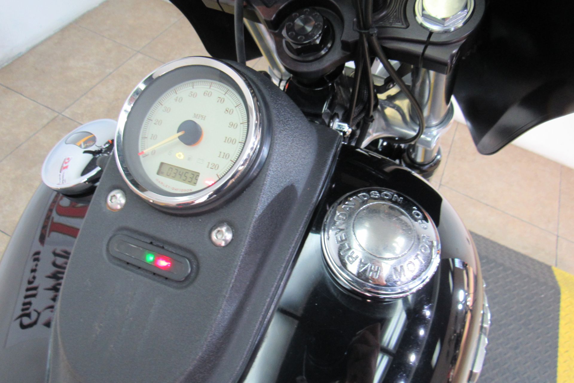 2011 Harley-Davidson Dyna® Street Bob® in Temecula, California - Photo 26