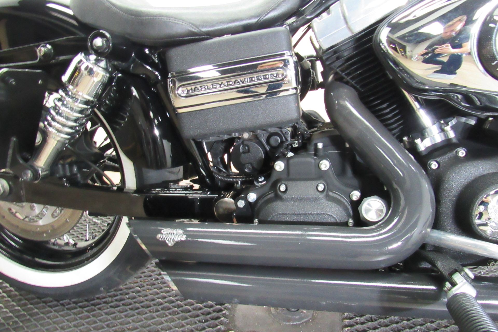 2011 Harley-Davidson Dyna® Street Bob® in Temecula, California - Photo 20
