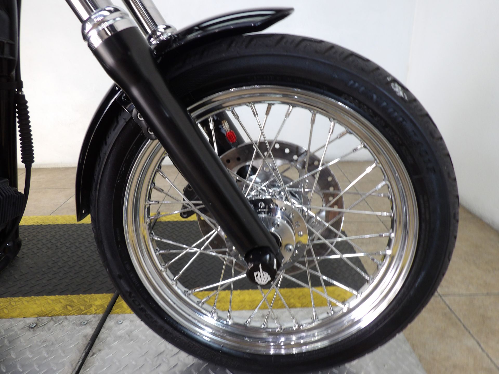 2013 Harley-Davidson Dyna® Super Glide® Custom in Temecula, California - Photo 17