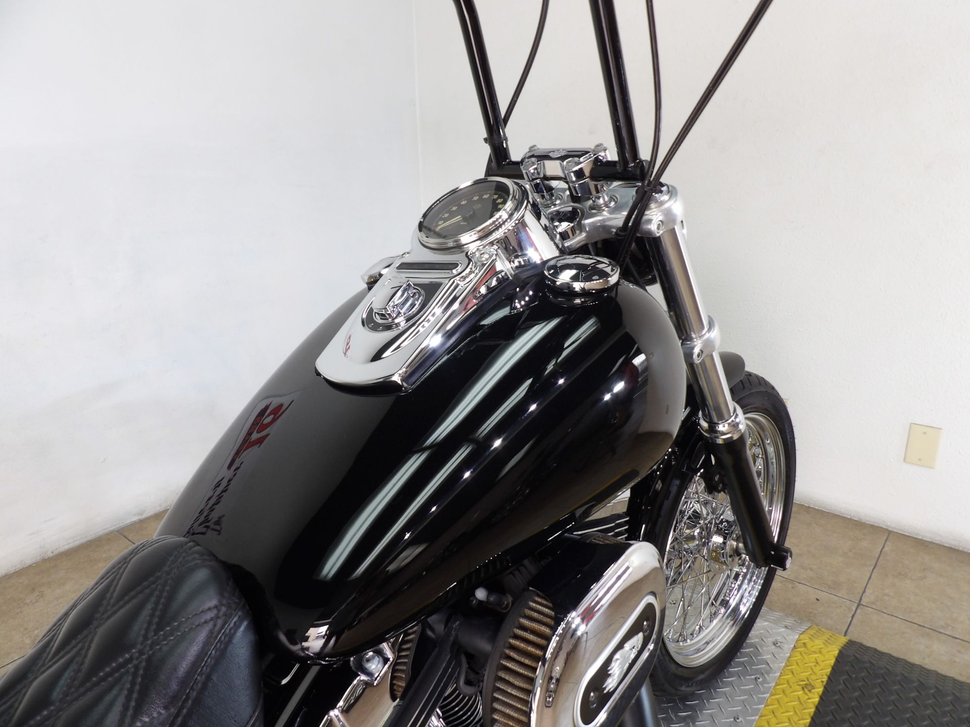 2013 Harley-Davidson Dyna® Super Glide® Custom in Temecula, California - Photo 23