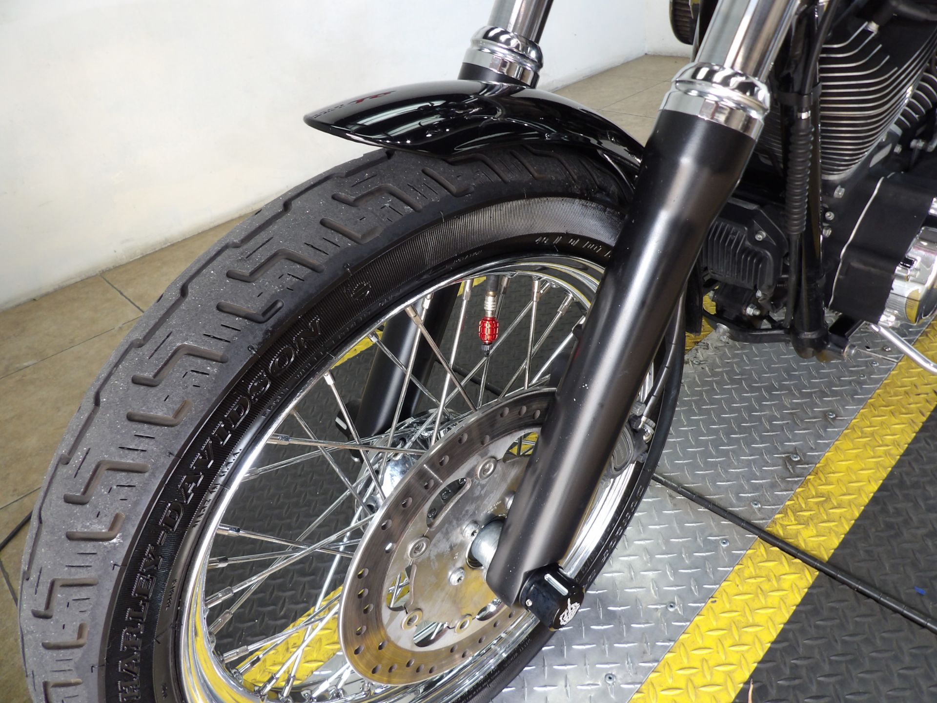 2013 Harley-Davidson Dyna® Super Glide® Custom in Temecula, California - Photo 20