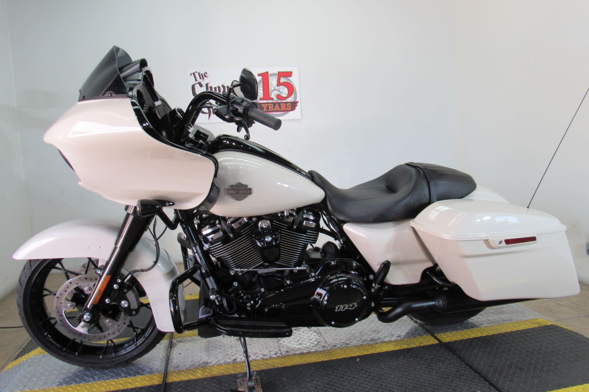 2022 Harley-Davidson Road Glide® Special in Temecula, California - Photo 9