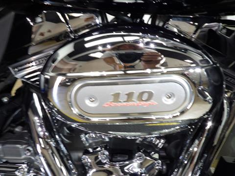 2009 Harley-Davidson CVO™ Ultra Classic® Electra Glide® in Temecula, California - Photo 10