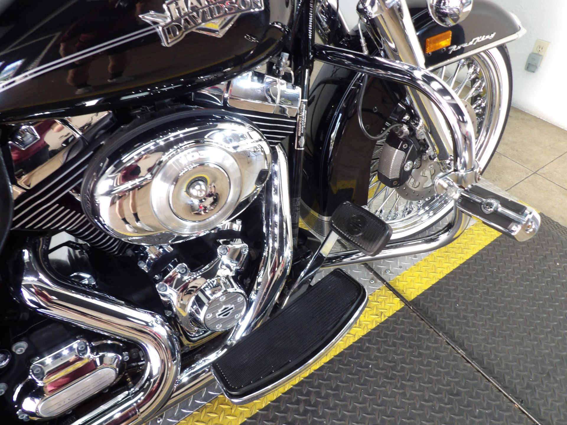 2013 Harley-Davidson Road King® Classic in Temecula, California - Photo 17