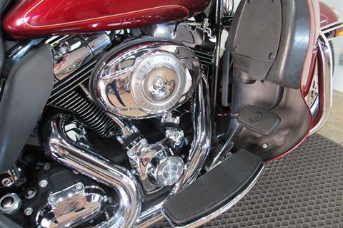 2010 Harley-Davidson Ultra Classic® Electra Glide® in Temecula, California - Photo 13