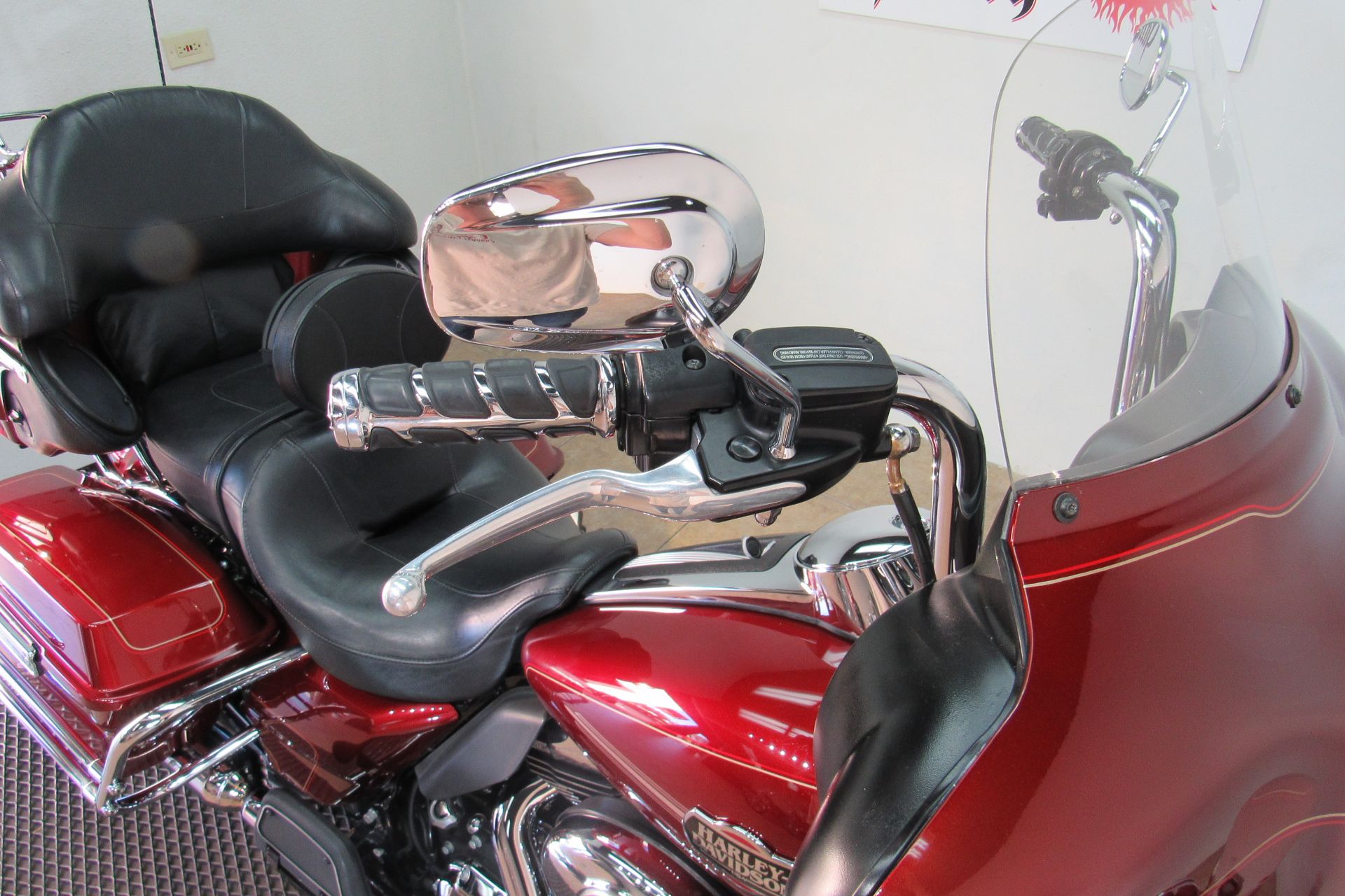 2010 Harley-Davidson Ultra Classic® Electra Glide® in Temecula, California - Photo 19