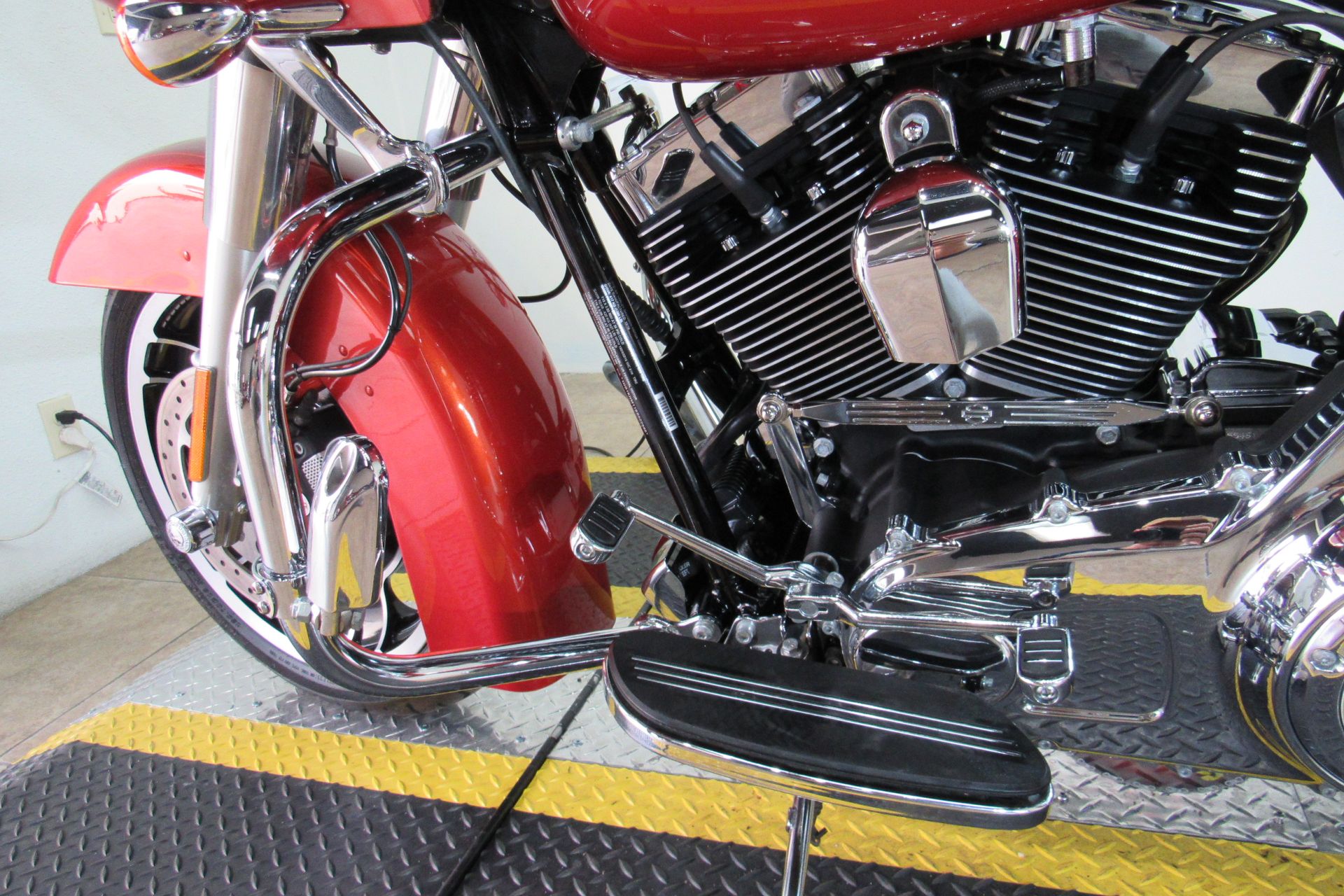 2011 Harley-Davidson Road Glide® Custom in Temecula, California - Photo 16