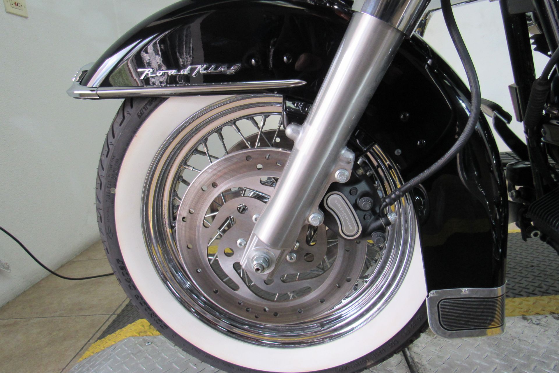 2003 Harley-Davidson Road King Classic in Temecula, California - Photo 18